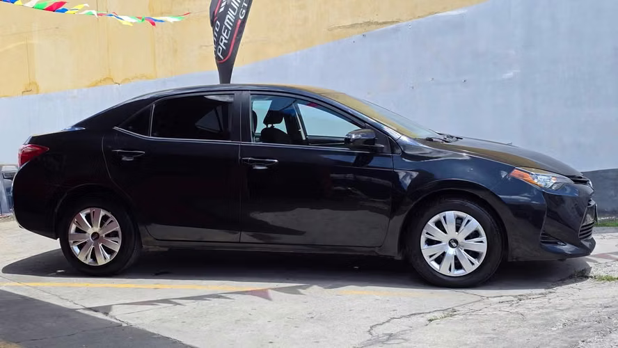 TOYOTA COROLLA LE 2018 - Imagen 4