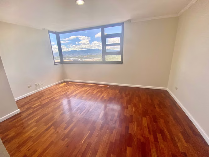 APARTAMENTO EN RENTA EN SANTORINI ZONA 14 NIVEL ALTO