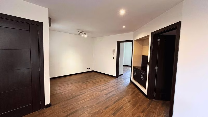 Venta de casa en zona 10 El prado 320 Mt2. de construcción - Imagen 8