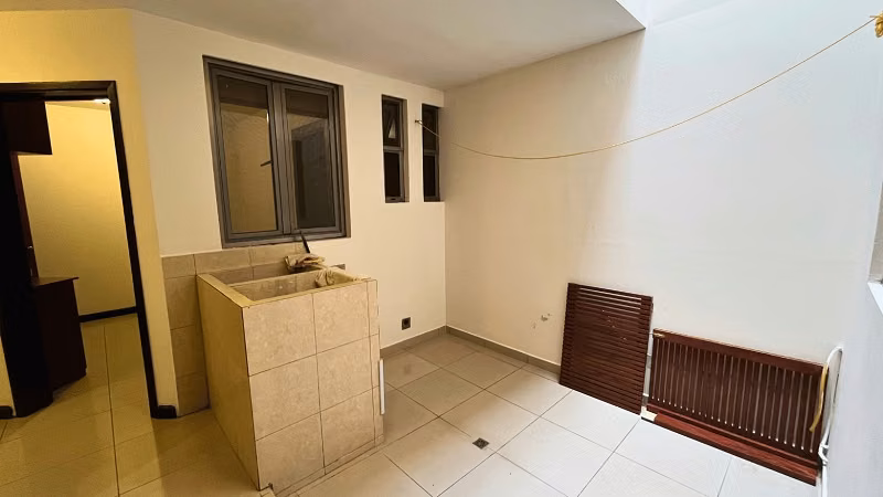 Venta de casa en zona 10 El prado 320 Mt2. de construcción - Imagen 4