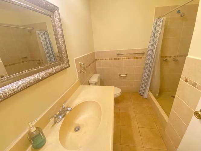 APARTAMENTO EN ZONA 14 AV AMERICAS CON O SIN MUEBLES $1150 - Imagen 15