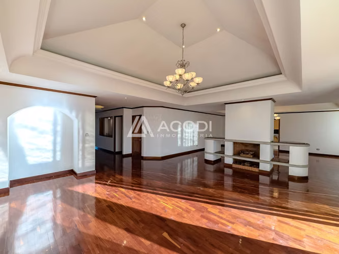 Penthouse in Zone 10