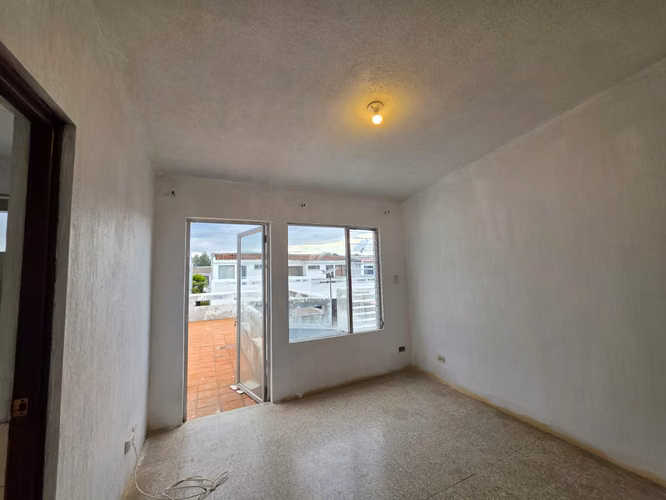 RENTA DE CASA DENTRO DE CONDOMINIO EN SANTA AMELIA, ZONA 16 - Imagen 3