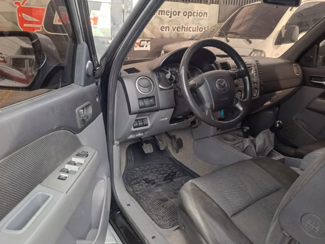 Mazda Bt50 2011 de Agencia Mecanico 4x4 Turbo Diesel un Dueño bien cuidado listo para Trabajar Full Equipo - Imagen 7