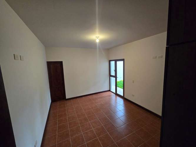 CASA EN VENTA EN ANTIGUA GUATEMALA DENTRO DE CONDOMINIO A 1.6 KM. DEL CENTRO DE LA ANTIGUA  - Imagen 5