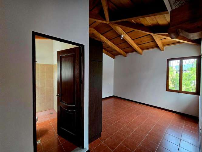 CASA EN VENTA EN ANTIGUA GUATEMALA DENTRO DE CONDOMINIO A 1.6 KM. DEL CENTRO DE LA ANTIGUA  - Imagen 9