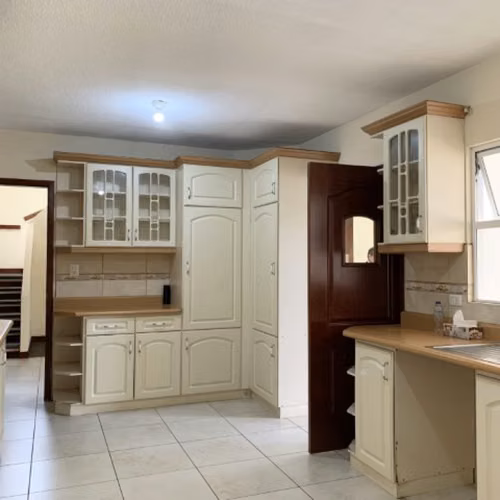 Casa en Venta Bosques de San Nicolas Zona 4 Mixco - Imagen 8