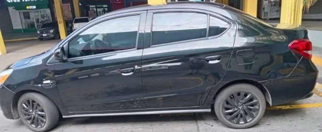 Vendo mitsubishi mirage g4 modelo 2020