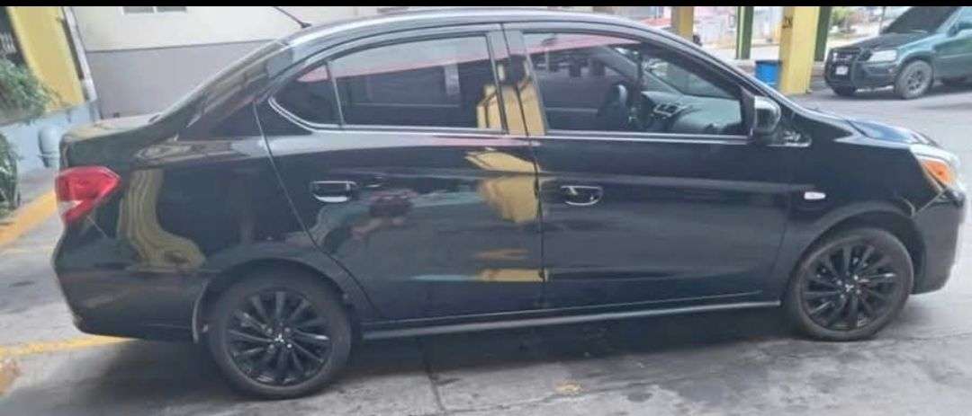 Vendo mitsubishi mirage g4 modelo 2020