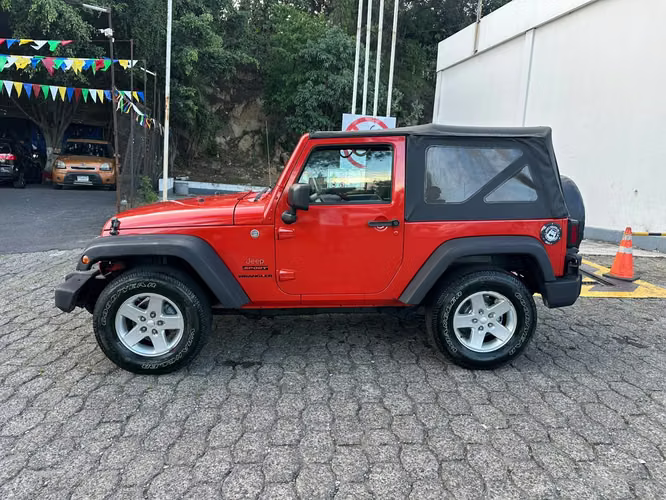 Jeep wangler automático modelo 2015 - Imagen 3