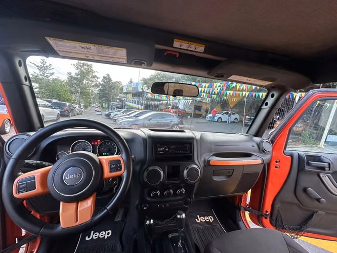 Jeep wangler automático modelo 2015 - Imagen 9