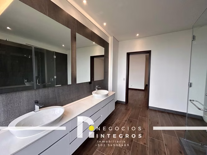 EXCLUSIVO PENTHOUSE DE 2 NIVELES REMODELADO EN VENTA – OAKLAND, ZONA 10 (J) - Imagen 14
