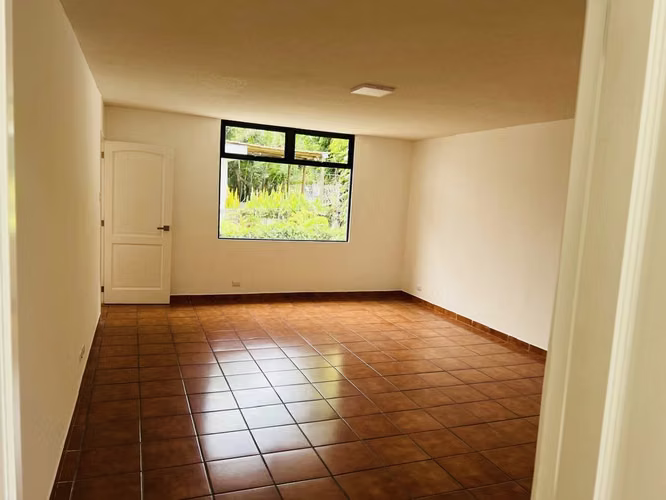 Casa en renta – Zona 14  La Villa fuera de garita  - Imagen 10