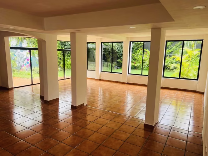 Casa en renta – Zona 14  La Villa fuera de garita  - Imagen 5
