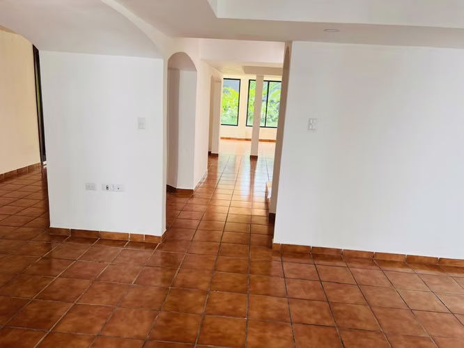 Casa en renta – Zona 14  La Villa fuera de garita  - Imagen 11