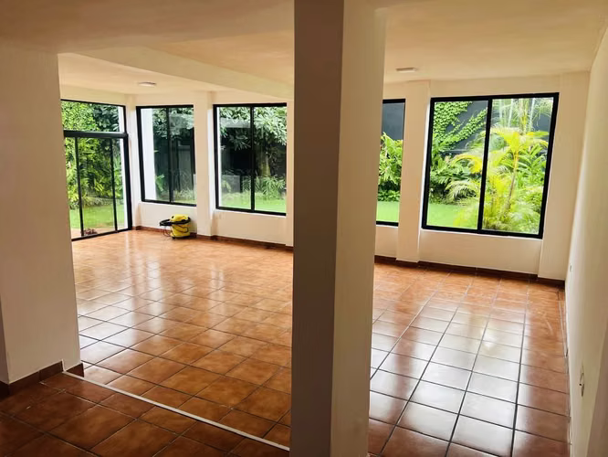Casa en renta – Zona 14  La Villa fuera de garita  - Imagen 4
