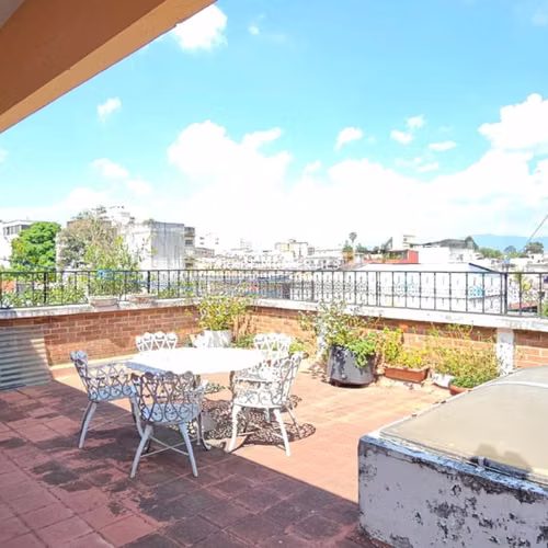 Edificio en venta Zona 1 uso mixto cerca del Parque Isabel La Católica - Imagen 4