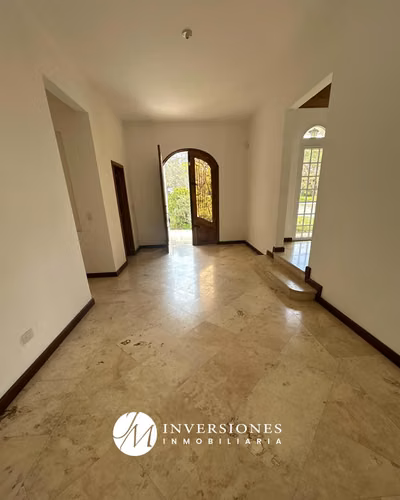 Mansión en Venta de 5 Dormitorios en zona 16 - Imagen 3