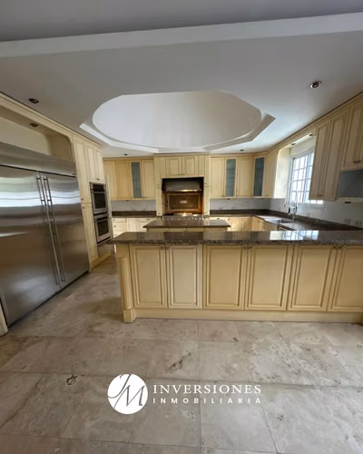 Mansión en Venta de 5 Dormitorios en zona 16 - Imagen 2