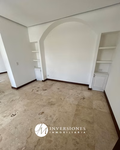 Mansión en Venta de 5 Dormitorios en zona 16 - Imagen 6