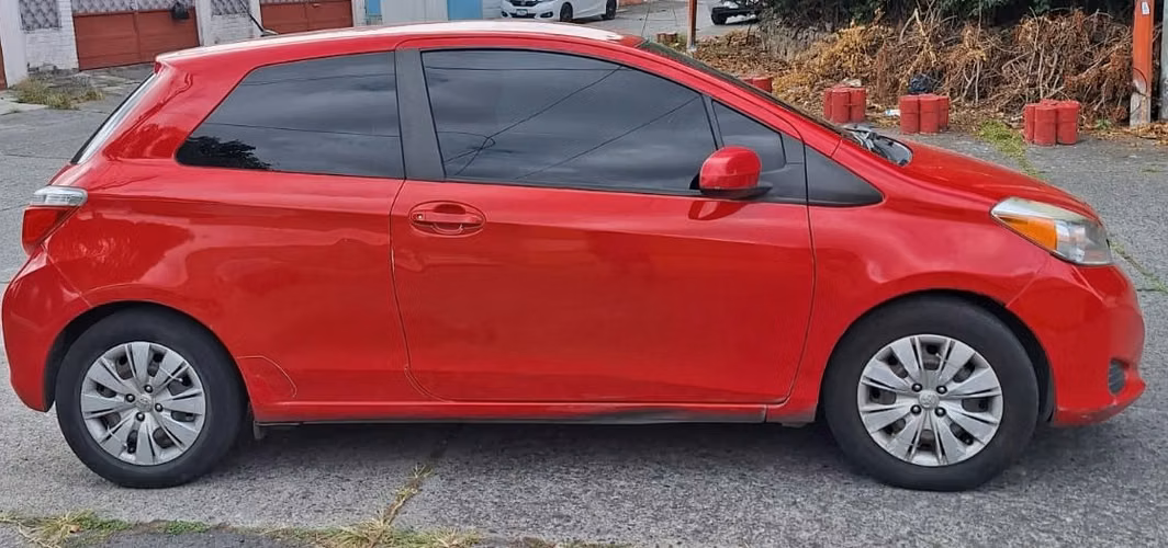 Vendo Toyota Yaris Hatchback 2014
