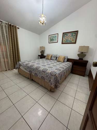 CASA EN RENTA EN LAS CHARCAS ZONA 11 TOTALMENTE AMUEBLADA - Imagen 8