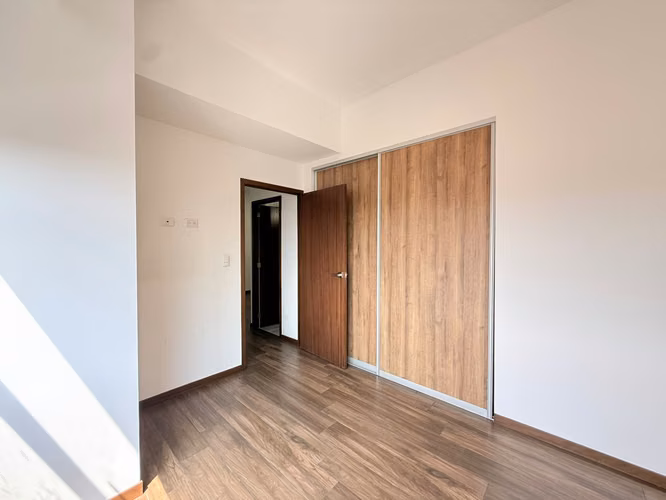 Apartamento en renta por la 20 calle zona 10 - Miniatura 7