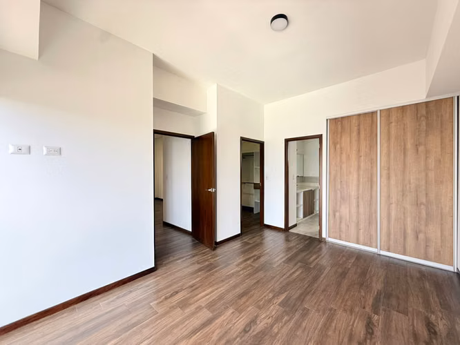 Apartamento en renta por la 20 calle zona 10 - Miniatura 6