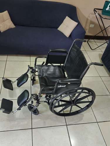 Vendo Silla Plegable con Ruedas - Imagen 5