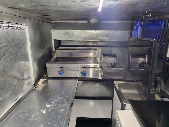 Food Truck 2018 Equipado - Listo Para Trabajar Ya - Imagen 3