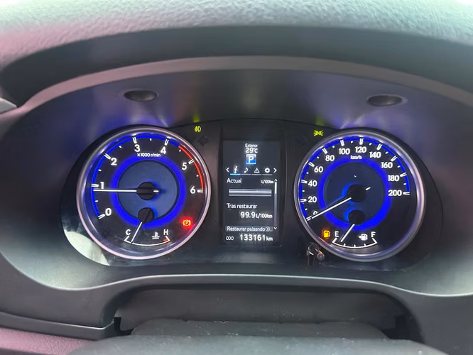 Toyota Hilux 2018 Automático y Tiptronic 4x4 de Agencia Turbo Diesel Nítido Nada que Invertir un Dueño - Imagen 9