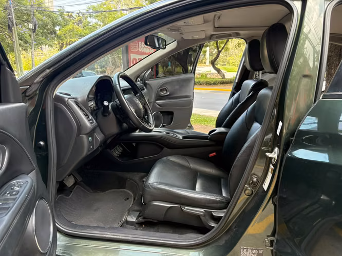 Honda HR-V EXL modelo 2017 55,000 millas 