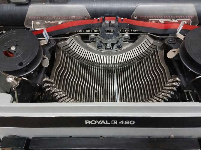 Máquina de escribir Royal 480  - Imagen 3