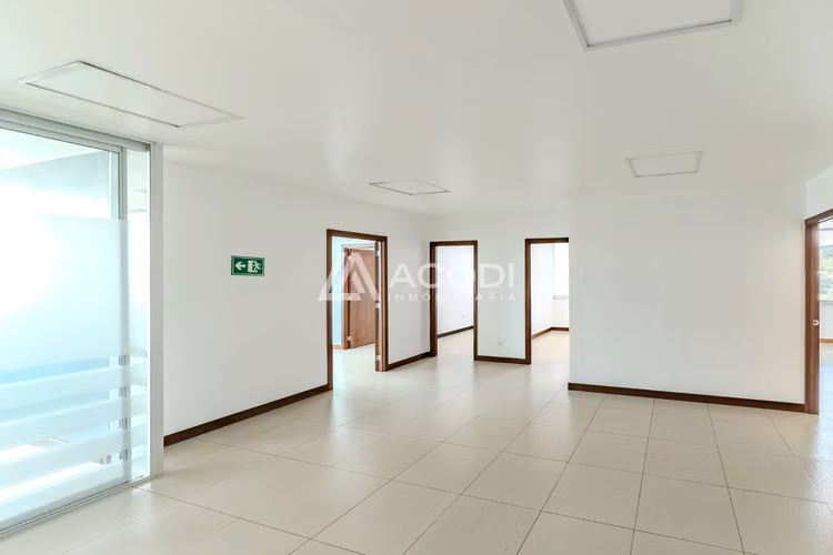 Oficina en Vista Hermosa II, Zona 15 - Miniatura 3