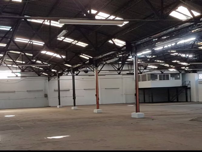 ¡AMPLIA BODEGA EN RENTA EN ZONA 5! - Miniatura 7