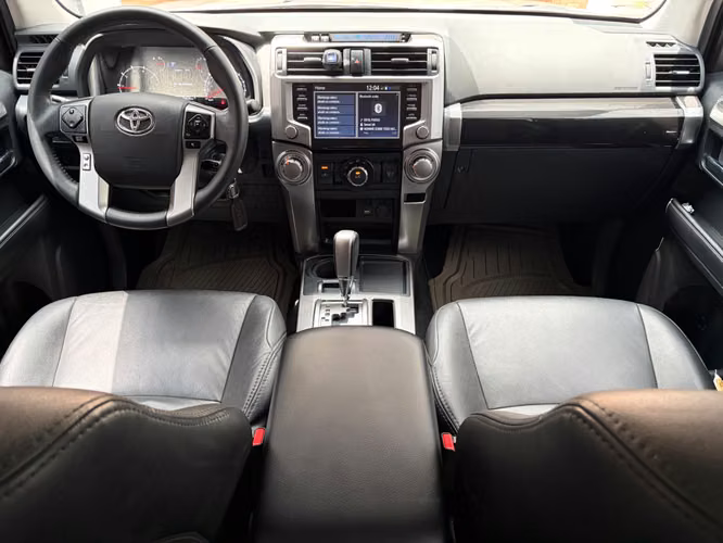 Toyota 4Runner SR5 de Agencia Modelo 2022 - Imagen 14