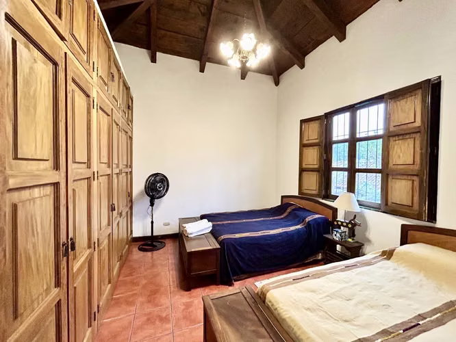 ALQUILO LINDA Y AMPLIA CASA AMUEBLADA A POCOS MTS DEL CASCO DE ANTIGUA - Imagen 9