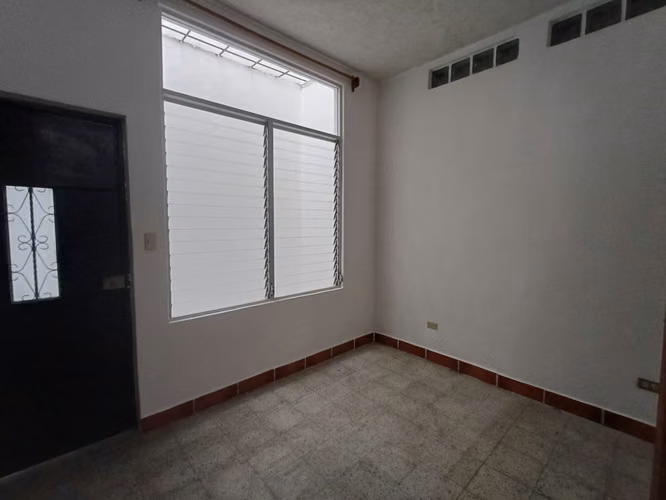 SE ALQUILA PRECIOSO APARTAMENTO PARA FAMILIA ZONA 4 DE MIXCO - Imagen 2