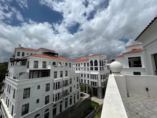 Amplio Apartamento de 3 Habitaciones + Servicio en Lirios III | Cayalá
