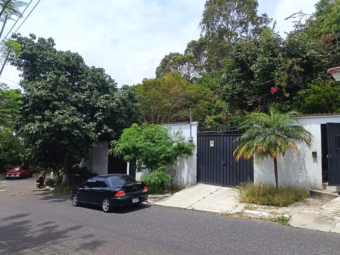 AMPLIA PROPIEDAD EN VENTA EN RESIDENCIAL VILLA SOL ZONA 12 - Imagen 3