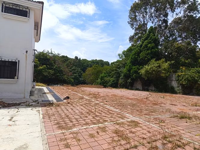 AMPLIA PROPIEDAD EN VENTA EN RESIDENCIAL VILLA SOL ZONA 12