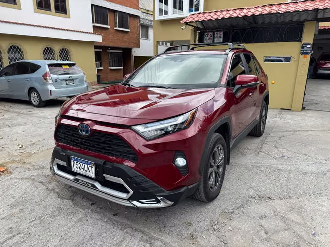 Toyota RAV4 XLE Hybrid AWD 2022 - Imagen 2