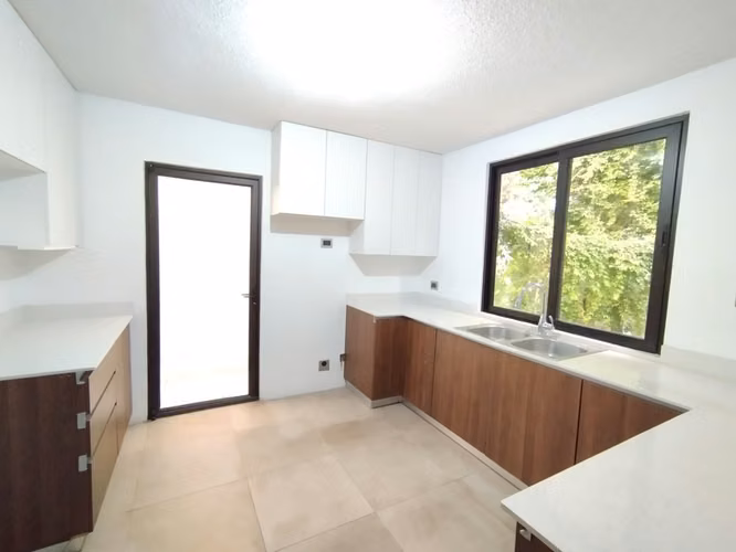  Casa en Venta | Zona 16 | 3 Habitaciones - 3.5 Baños