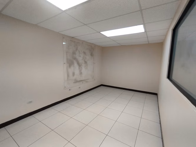 Oficina en Renta en Zona 10 | Edificio Géminis 10 - Miniatura 6