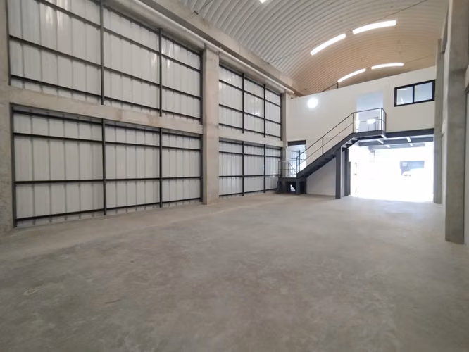 Ofibodega Estratégica | 260 M² | KM 13 Carretera a el Salvador