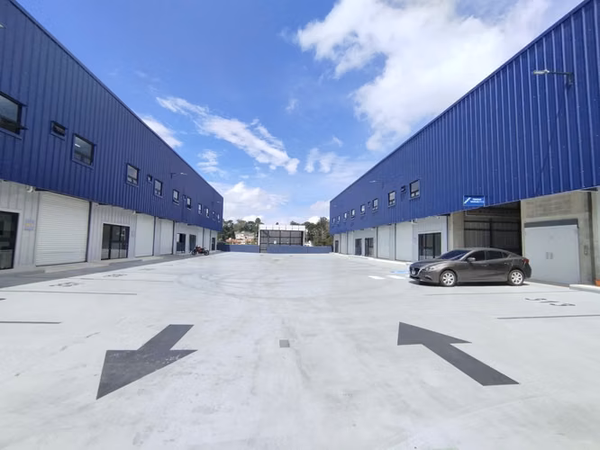 Ofibodega Estratégica | 260 M² | KM 13 Carretera a el Salvador