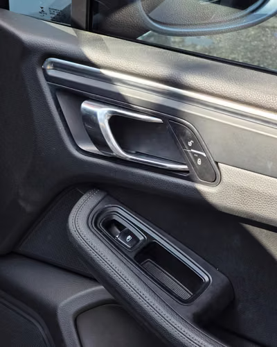 PORSCHE MACAN 2017 COLOR PLATA METALICO - Imagen 15