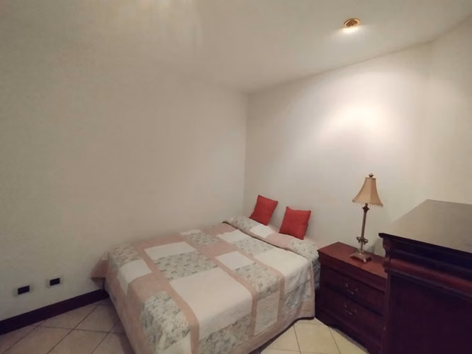 Apartamento Amueblado y Equipado en Renta Zona 10 Area Oakland
