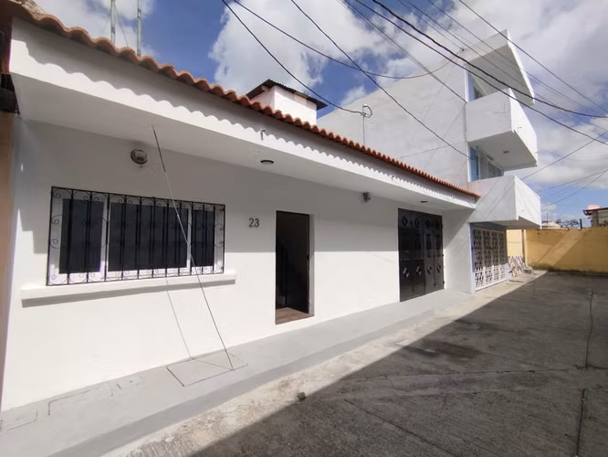 OPORTUNIDAD DE INVERSIÓN! Casa en Venta – Colonia San Rafael, Zona 6 - Imagen 1