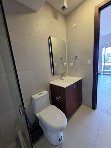 RENTO APARTAMENTO EN TAORMINA ZONA 15 VH2 CON BALCON AMPLIO Y BODEGA - Imagen 7
